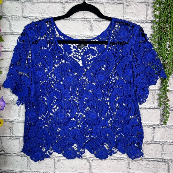 ^🌼3/$30🌼Express Royal Blue Crocheted Lace Short Sleeve Top Size Medium - Picture 2 of 14
